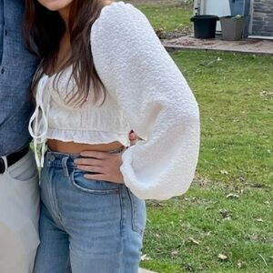 Cropped scrunched white long sleeve top
